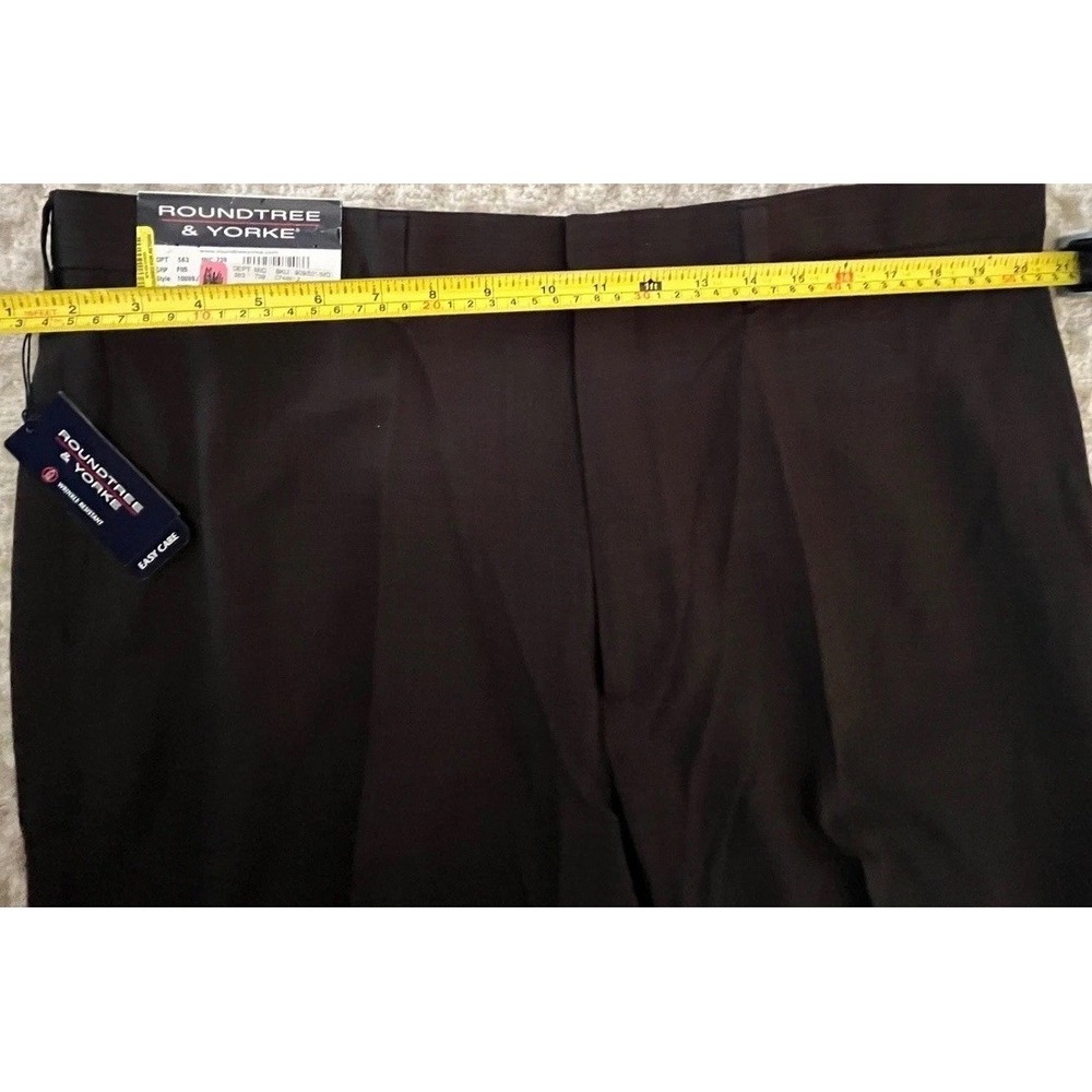 NWT Roundtree & Yorke Mens Dress Pants 40x30 Charcoal Gray Wrinkle Resistant - Picture 7 of 7